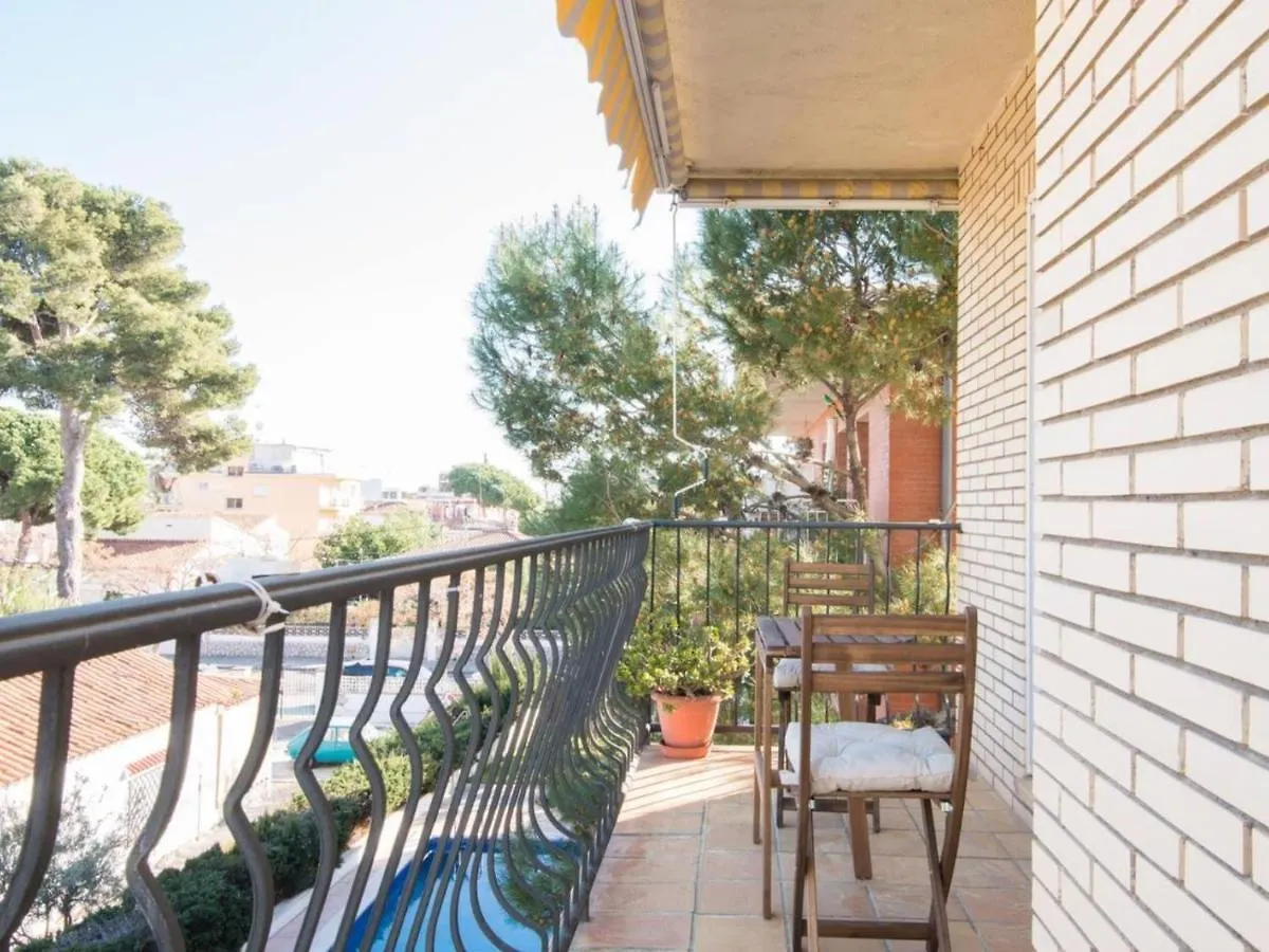 Sunny Apartment 3 Blocks To The Beach Castelldefels