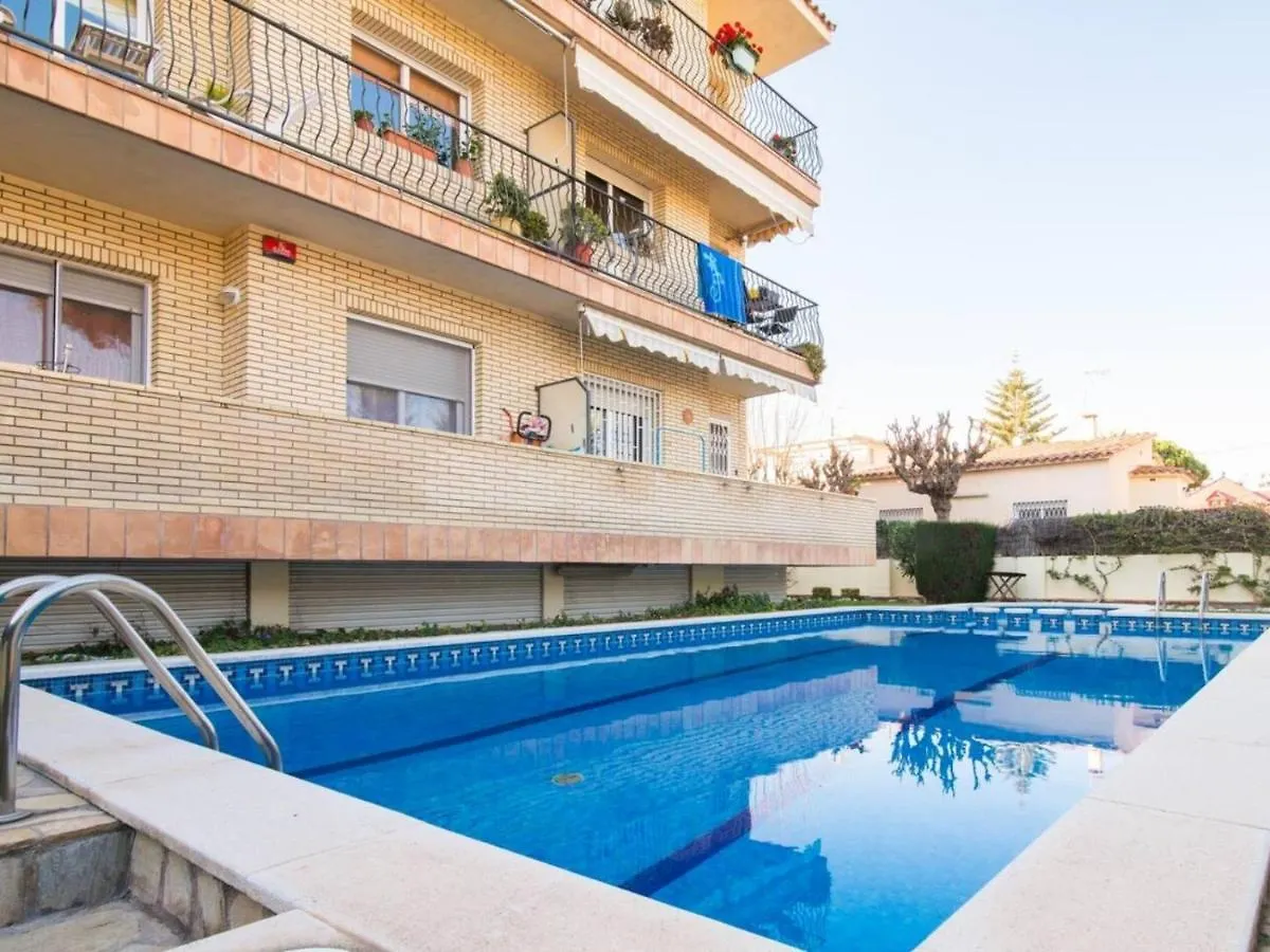 Sunny Apartment 3 Blocks To The Beach Castelldefels Spain