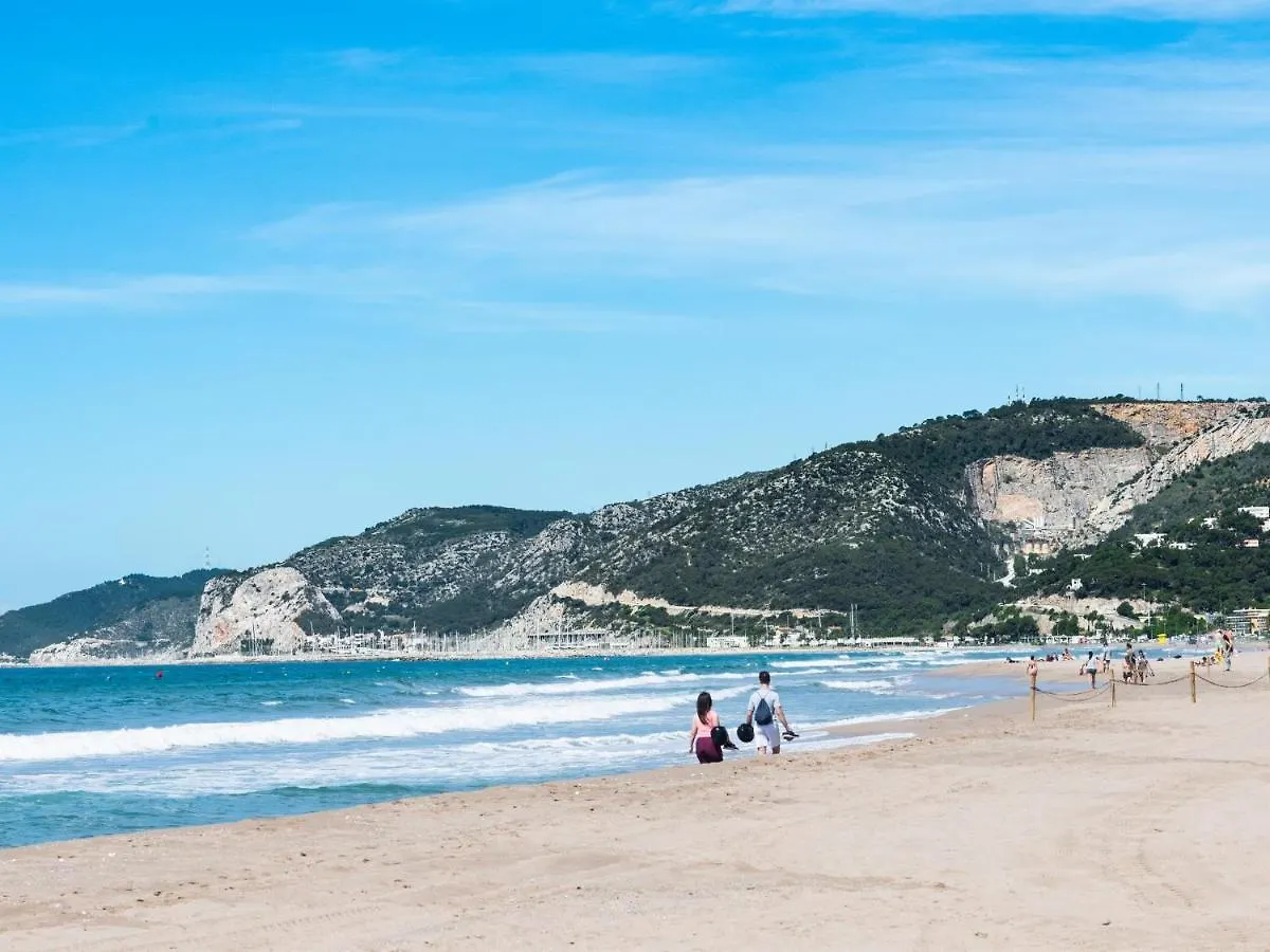 Sunny Apartment 3 Blocks To The Beach Castelldefels